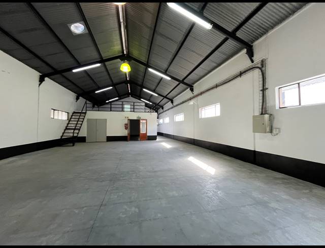 680M² WAREHOUSE TO LET IN SEBENZA
